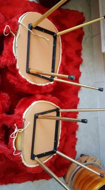 chaises moumoute rouge vintage année 72 en très bon état