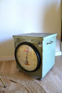 Ancienne balance tabouret meuble de métier