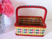 Petit panier vintage en scoubidou