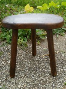 Tabouret de traite tripode en bois massif
