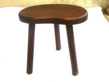Tabouret de traite tripode en bois massif