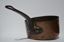 Casserole en cuivre et fer