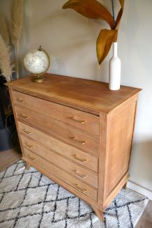 commode pieds compas