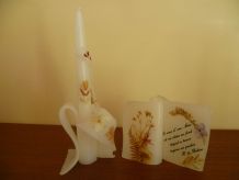 Anciennes bougies incrustées fleurs séchées et citation