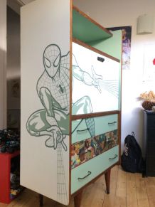 Bureau Spiderman