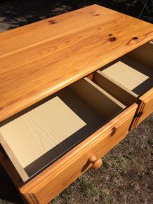 Commode en pin massif