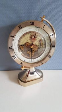 pendule Seïko mappemonde avec axe pivotant des années 80
