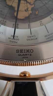 pendule Seïko mappemonde avec axe pivotant des années 80