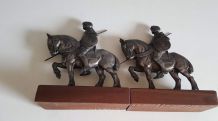 serre-livres chevaliers en régule et socles en bois 