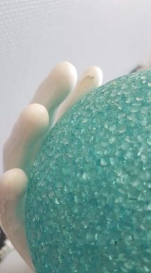 grande lampe mains céramique avec globe bleu en polymère 