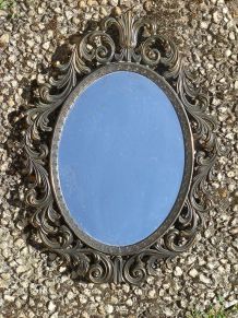 miroir en  metal a  suspendre,  vintage