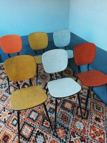 Lot 6 chaises multicolores 70s