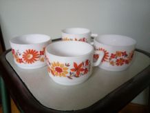 Tasses des années 70