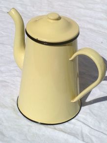 pichet , cafetière en tole émaillée ,  vintage