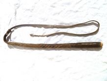 fouet  ancien   en  cuir ,  vintage