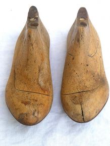 paire  d'embauchoirs anciens en  bois, vintage