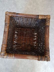 porte-plante carré en osier sur pieds vintage