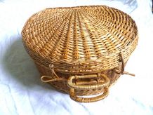 valisette  demi lune, panier enrotin , vintage