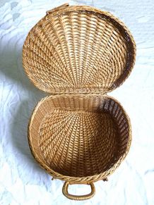 valisette  demi lune, panier enrotin , vintage