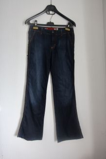 Jean bootcut vintage marque Guess Taille 26