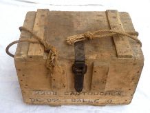 Caisse  a munitions ancienne , Bois