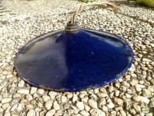 suspension ancienne en tole émaillée