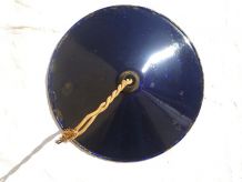 suspension ancienne en tole émaillée