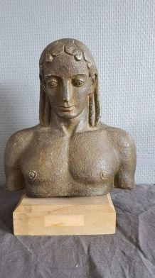 buste homme de la mythologie en coulée de pierre socle en bo