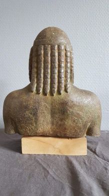 buste homme de la mythologie en coulée de pierre socle en bo
