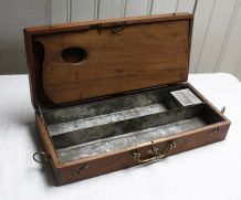 Boîte en bois et laiton à peinture ancienne