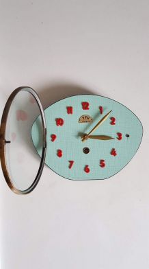 pendule murale verte formica marque FFR MORBIER 