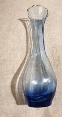 Soliflore ancien en verre soufflé 