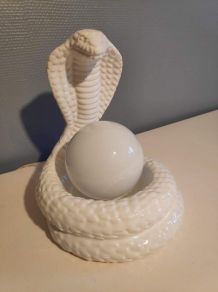 lampe cobra en céramique blanche avec globe opaline