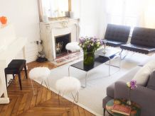 Tabouret moumoute pieds trombones, fausse fourrure neuve