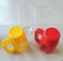 Deux porte verres et leurs verres marque Esso 