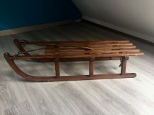 Luge en bois vintage