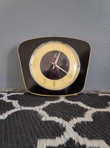 pendule Jaz transistor licato jaune et noire