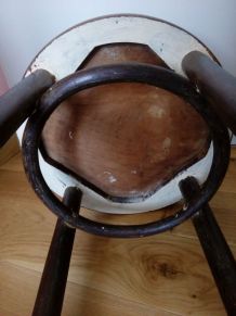 Tabouret haut en bois courbé Kohn