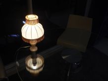 Lampe à franges pied en albatra vintage