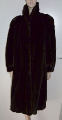 Manteau imitation fourrure marron avec grand col T.40