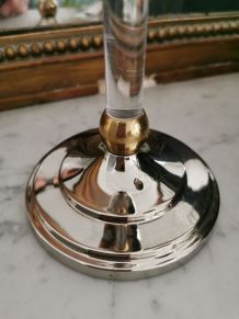 Paire de bougeoirs anciens en argent et laiton