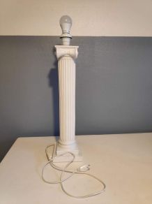 pied de lampe colonne blanche en plâtre