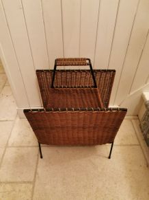 Porte revues en rotin vintage 