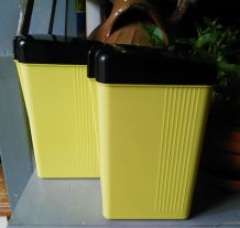 Lot de 2 boites Suchard en plastique jaune