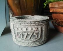 Cendrier en pierre Clacquesin Calvados Ogeval