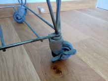 Etagère de commerce métallique à roulettes