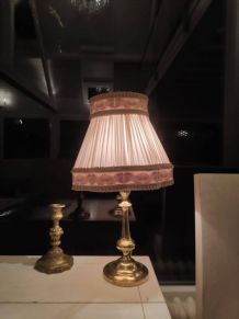 Lampe à poser en laiton doré 