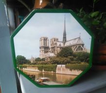 Boite en tôle lihographiée Notre dame de Paris (rare)