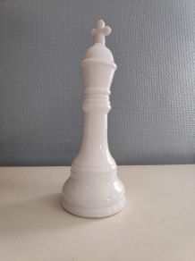 pièces d'échec pour décoration en céramique blanche ou noire