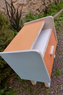 Meuble d'appoint en carton esprit vintage